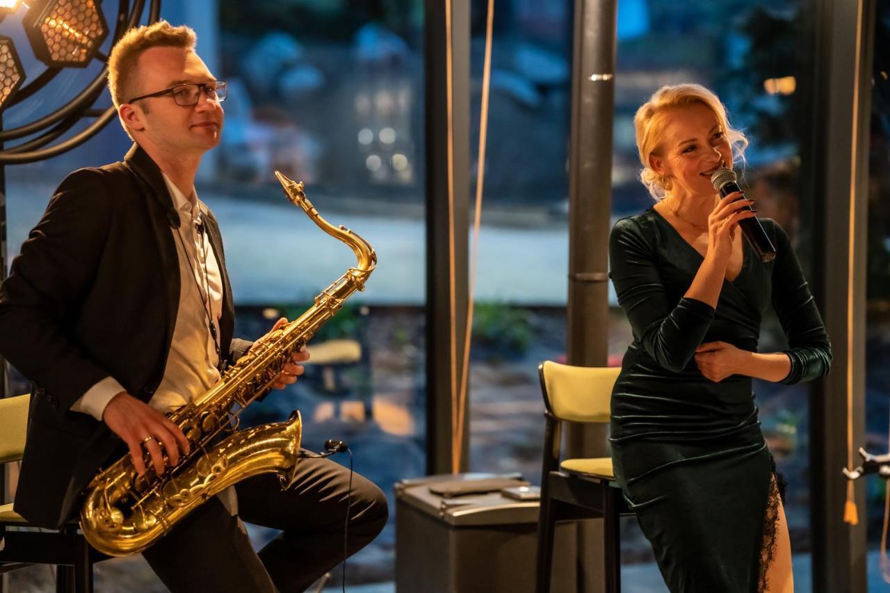 Belmonte Hotel Krynica-Zdroj Exteriör bild The band in 2017